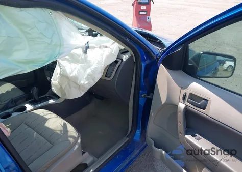 2011 Ford Focus Se z USA, uszkodzony, nr VIN 1FAHP3FN8BW196388